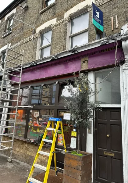 exterior_paint_shop_working